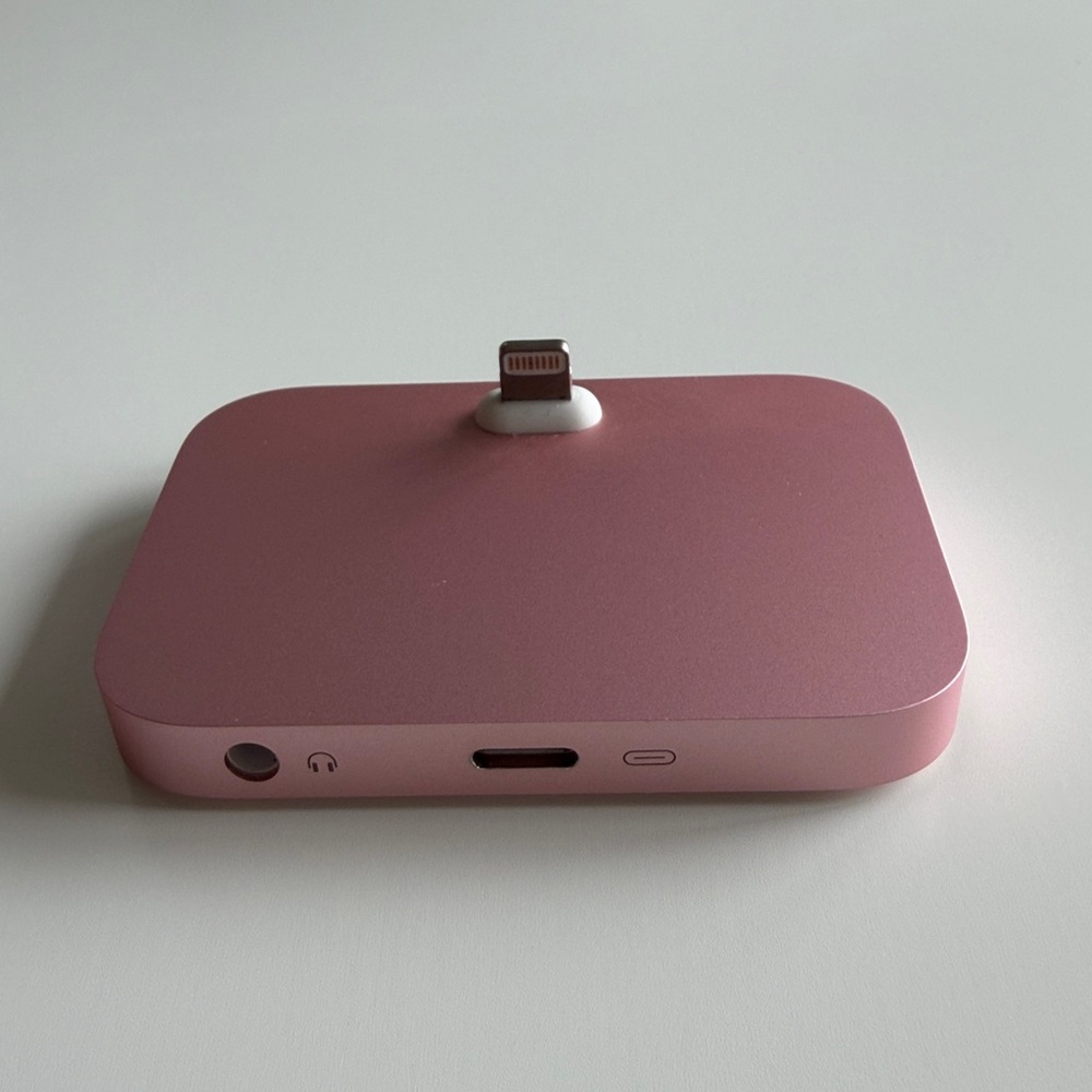 Apple Charger Stand / Lightning Dock - Rose Gold Metallic A1717 - Picture 3 of 5